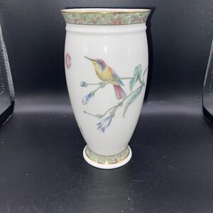 Wedgwood Bone China England HummingBird Vase Vintage 1991 Gold Trim